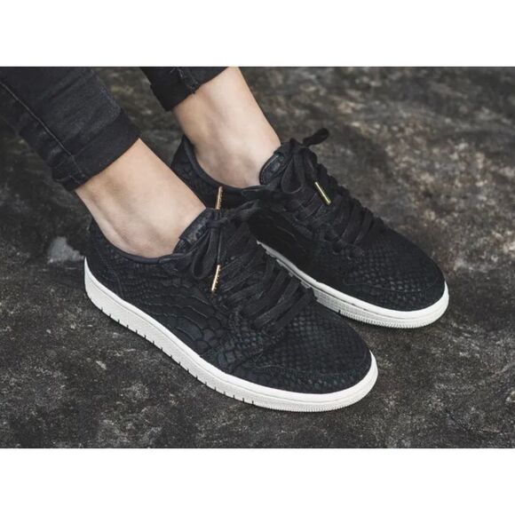 Nike Air Jordan 1 Retro Low Black Python Women size 6.5 Sneaker Shoes - Picture 13 of 13